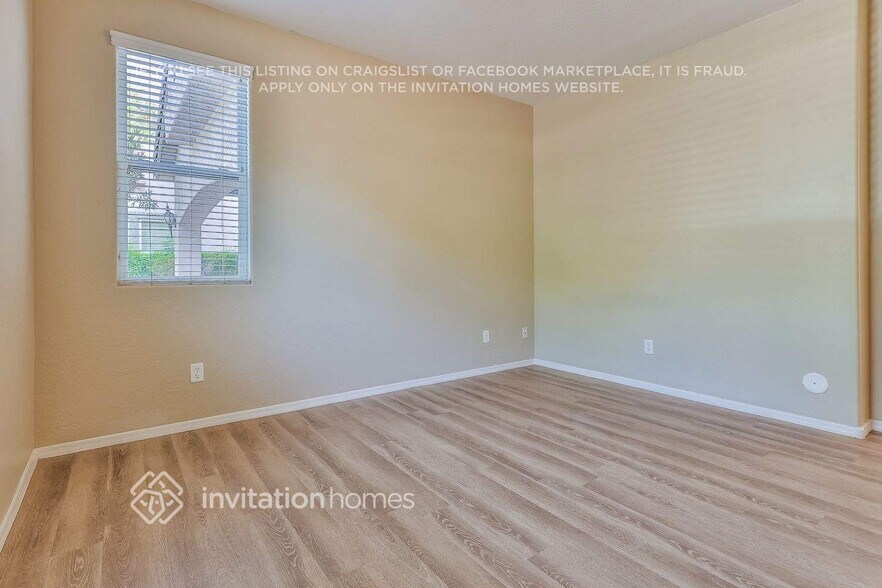 Building Photo - 4201 E Carla Vista Dr