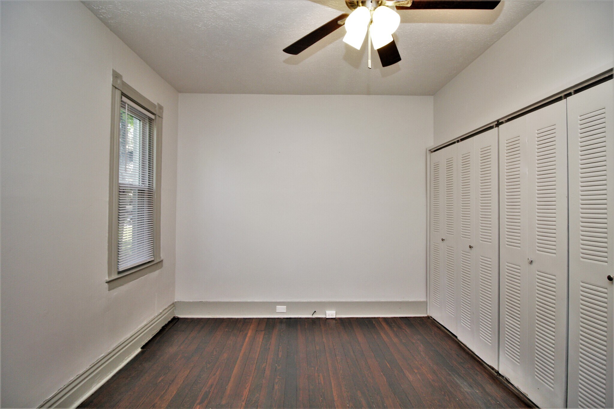 Building Photo - 4634 Southcrest Dr