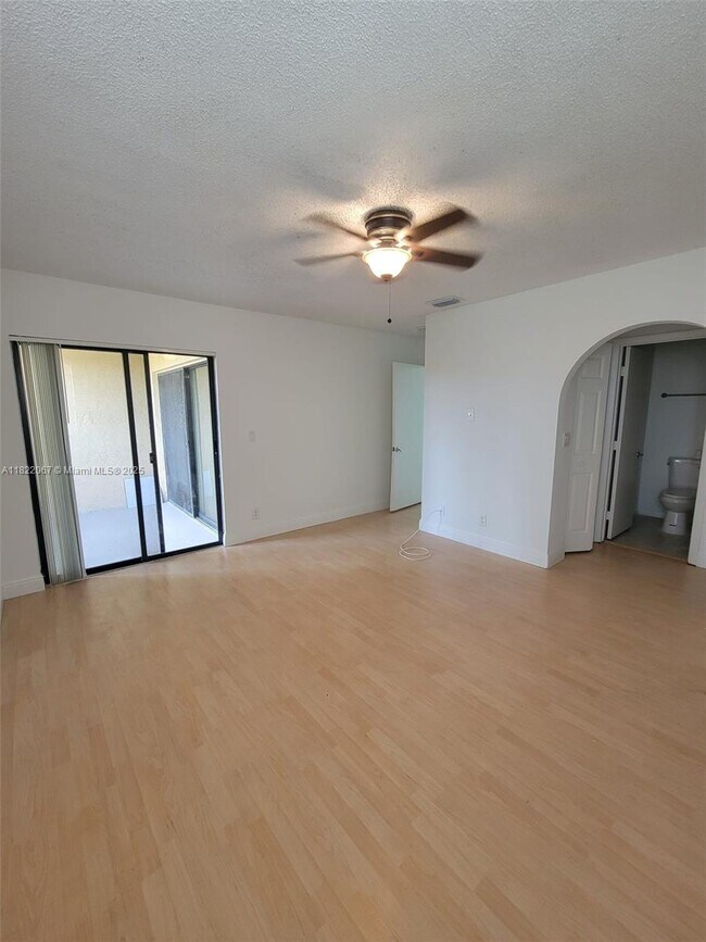 Building Photo - 5641 Riverside Dr