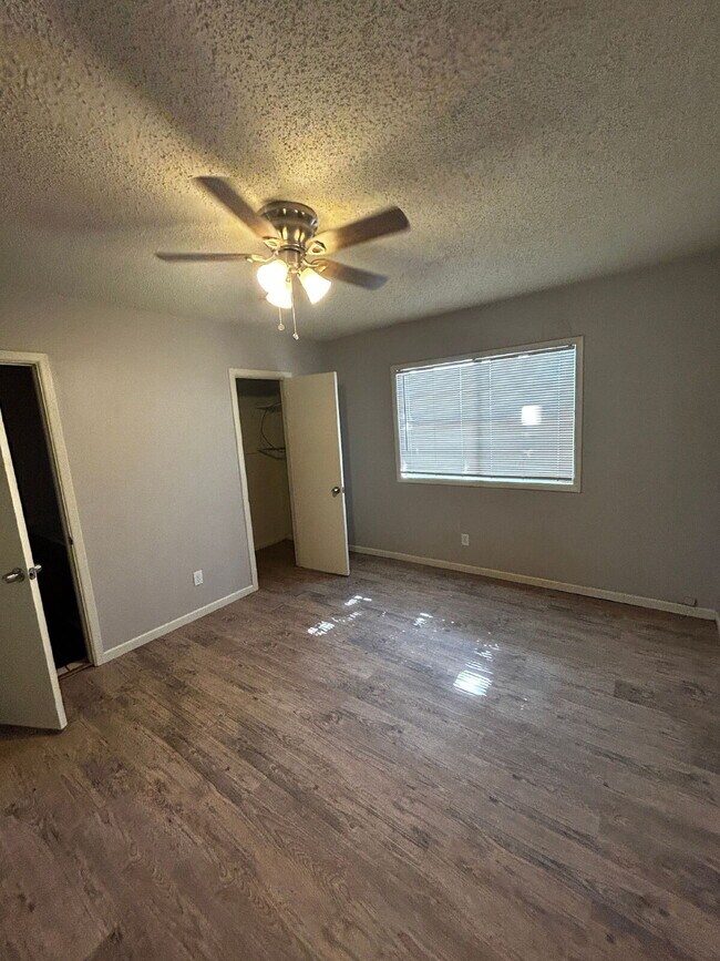 Building Photo - Country Living! Newly Updated 3-bed/2-bath...