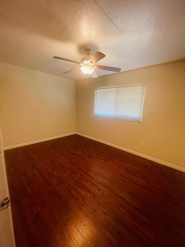 Building Photo - 9316001/51^^