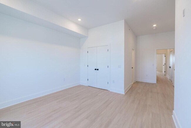 Building Photo - 4408 Lancaster Ave