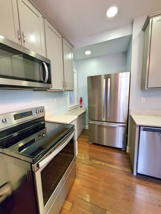 Kitchen - 142 E Maynard Ave