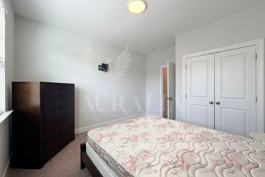 Building Photo - 1306 Farm Pond Trl