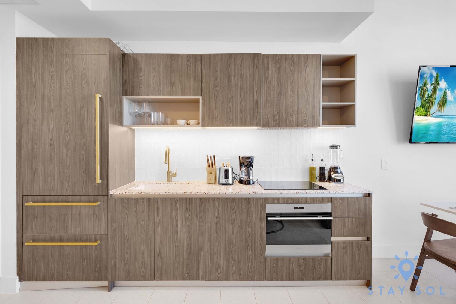 Building Photo - 601 NE 1st Ave