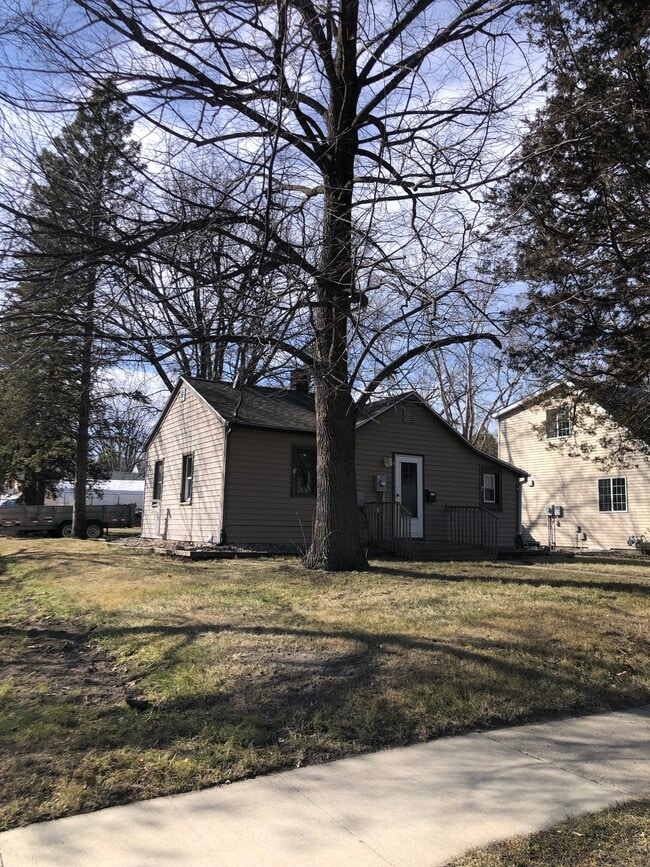 Building Photo - 524-512 12th St SW