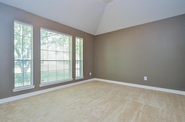 Building Photo - 3223 Forrester Dr