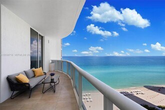 Building Photo - 15901 Collins Ave