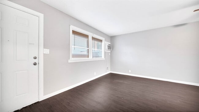 Building Photo - 5532 Eskridge St