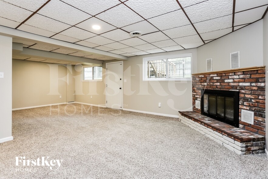 Building Photo - 855 Windemere Ave