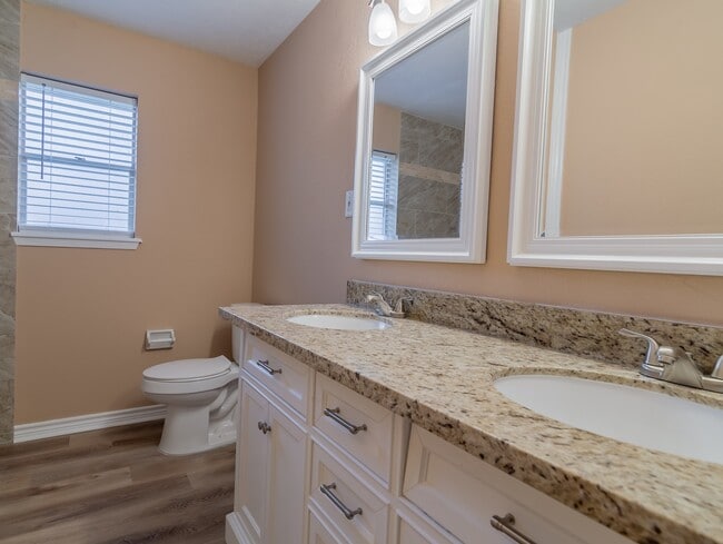 Building Photo - 510 Alison St