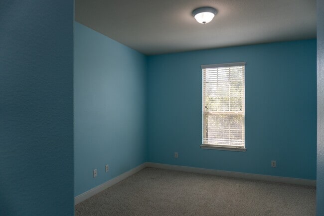 Building Photo - 25614 Somerset Meadows Ct