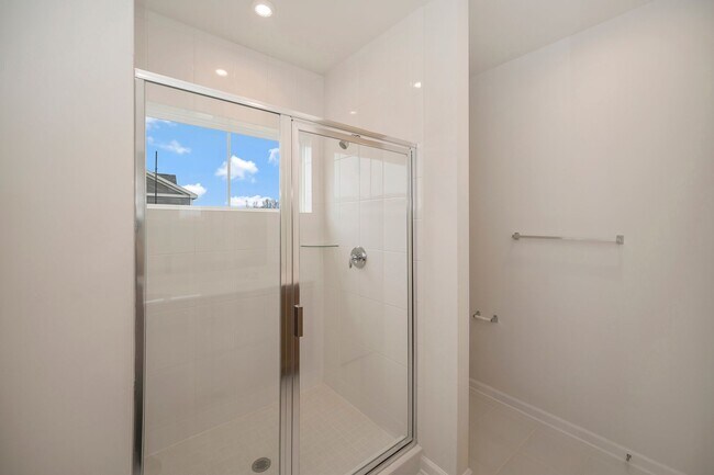 Building Photo - Great Townhome in Embrey Mill