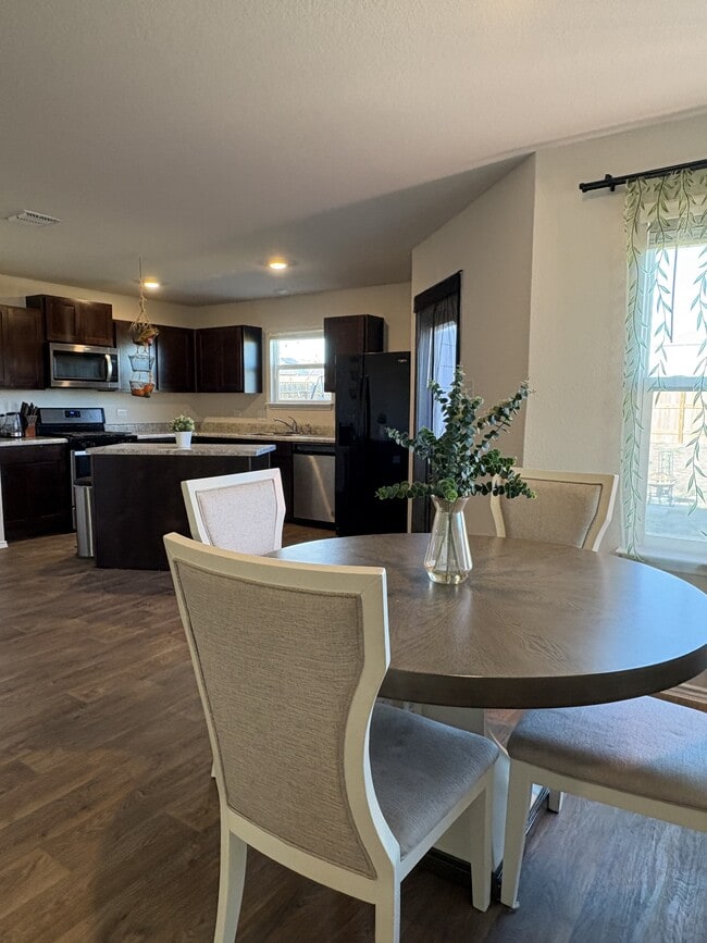 Building Photo - 5826 Kendall Pr