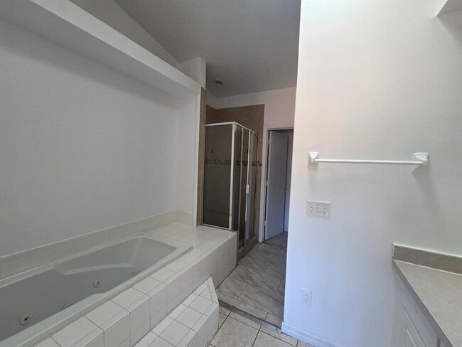 Building Photo - 475 Caribbean Dr