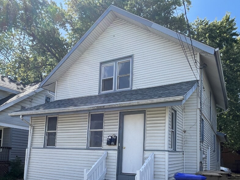 Primary Photo - 6920 13th Ave