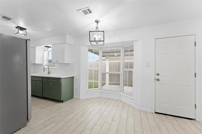 Building Photo - 1411 PI Cir