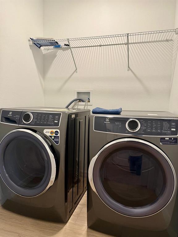 Building Photo - 803 Longboat Dr