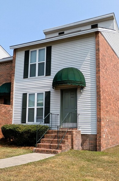 Building Photo - Lexington Place Apartments