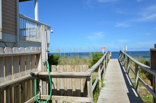 Building Photo - ELEGANT OCEANFRONT OFF-SEASON RENTAL FOR YOUR PERFECT WINTER GETAWAY