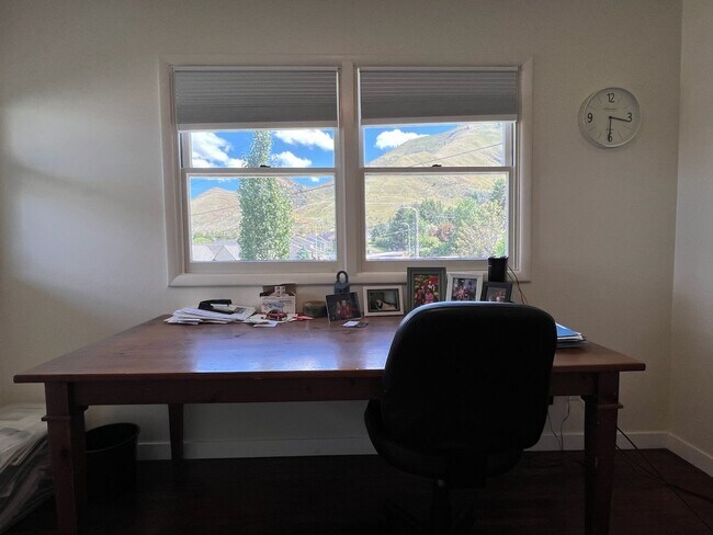 Building Photo - 2322 Fifth St