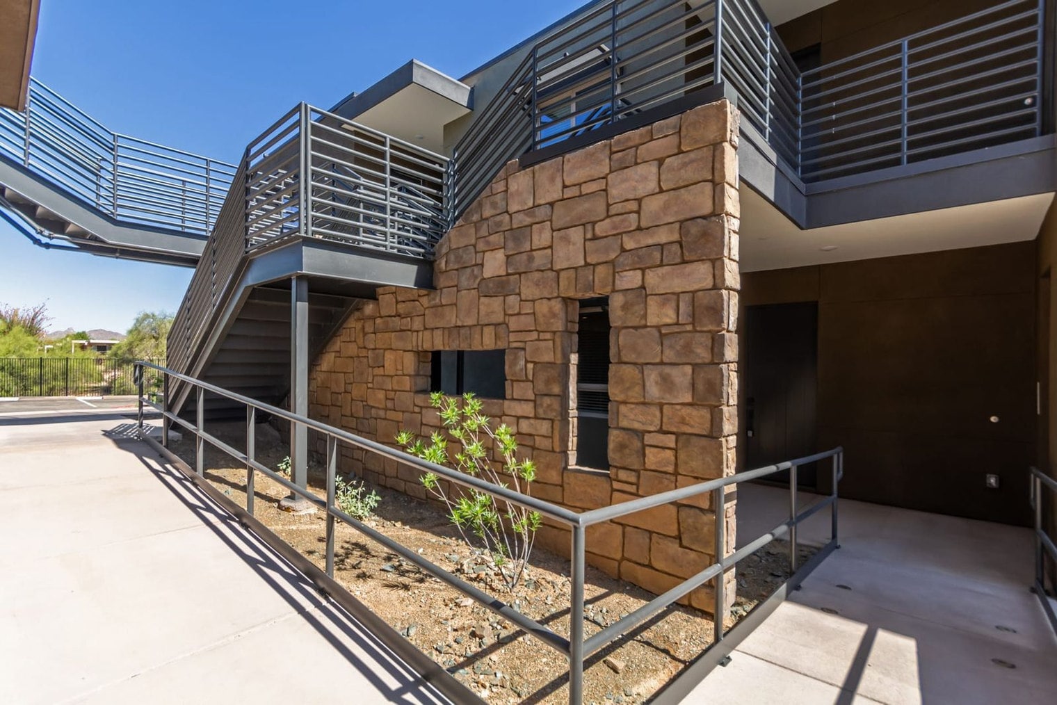 Building Photo - 6249 E Pinnacle Vista Dr