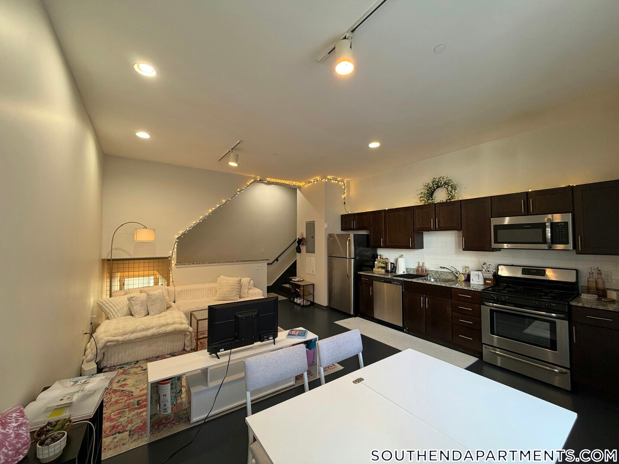 Building Photo - 160 E Berkeley St