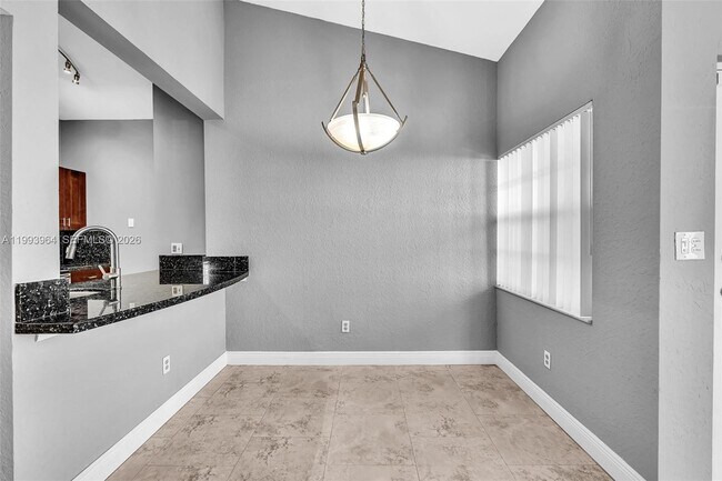 Building Photo - 2881 N Oakland Forest Dr