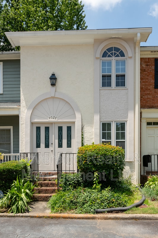 Building Photo - 4028 Elm St