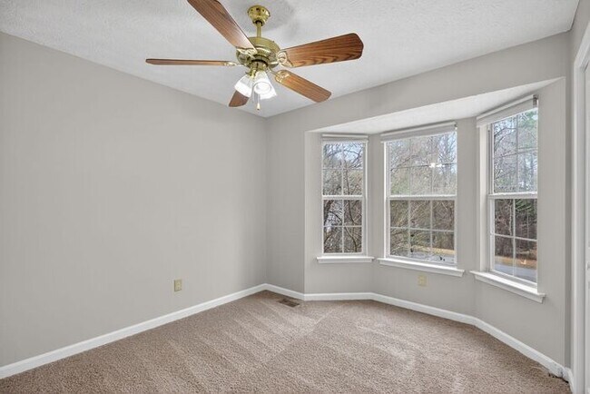 Building Photo - 3 bedroom Ranch with partially finished basement