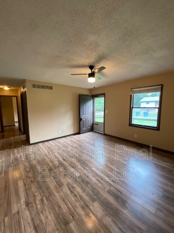 Building Photo - 908 Southard Pl