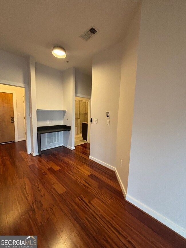 Building Photo - 870 Inman Vlg Pkwy NE