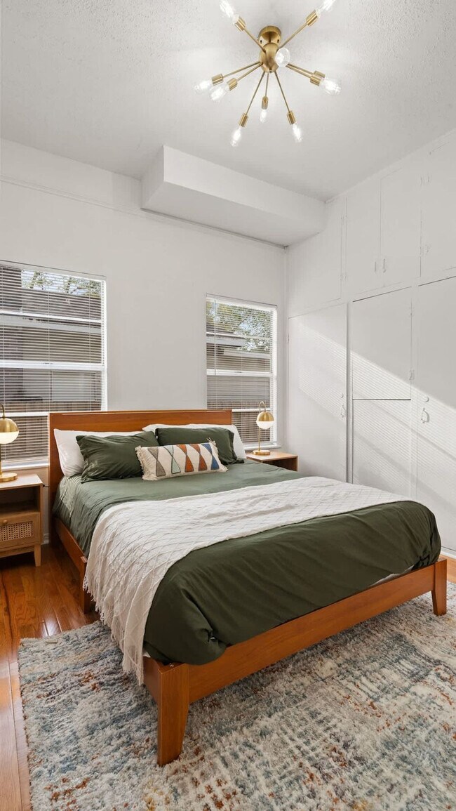 Building Photo - 307 W Haya St