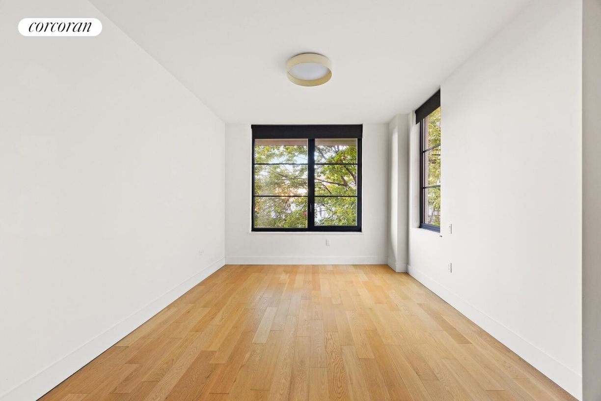 Building Photo - 264 Webster Ave