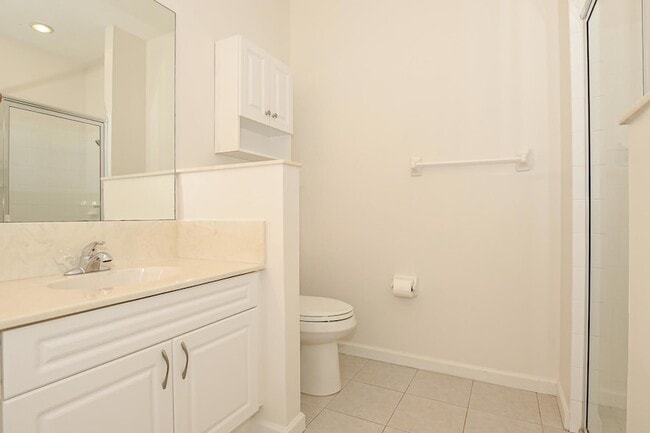 Building Photo - 649 NE Bent Paddle Ln
