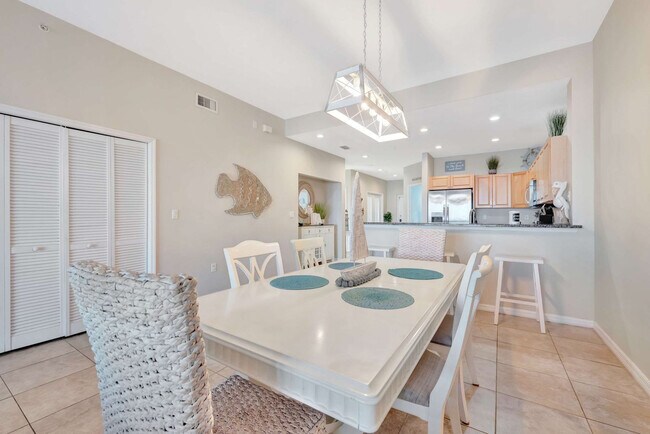 Building Photo - 530 S Gulfview Blvd