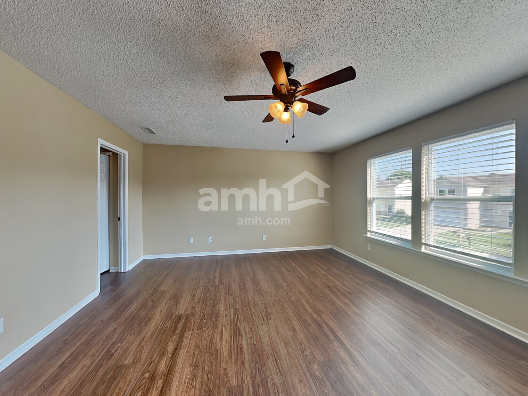 Building Photo - 15065 Fawn Hollow Ln