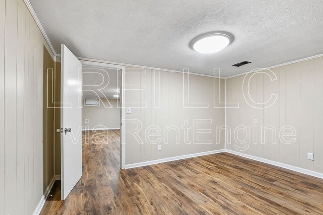 Building Photo - 2710 Oregon Ave