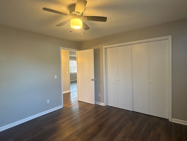 Building Photo - $500 OFF 1st FULL MONTHS RENT...Renovated 2 Bedroom Duplex in Manchester