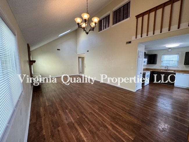 Building Photo - 5524 Glenville Cir