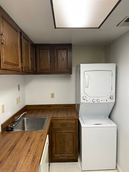 Kitchen - 147 N 16th St