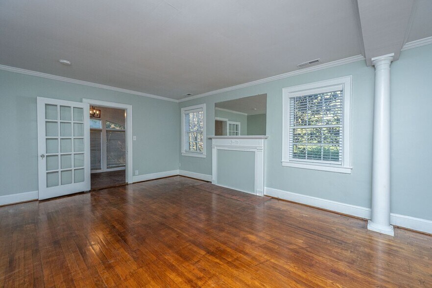 Building Photo - 25 Fenwick Dr