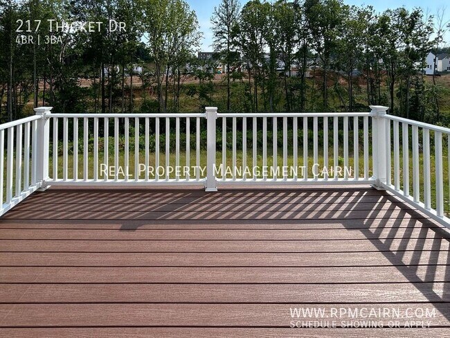 Building Photo - 217 Thicket Dr