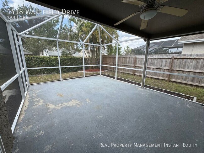 Building Photo - 1418 Wakefield Dr