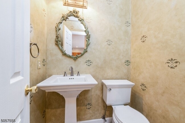 Building Photo - 27 Rolling Views Dr