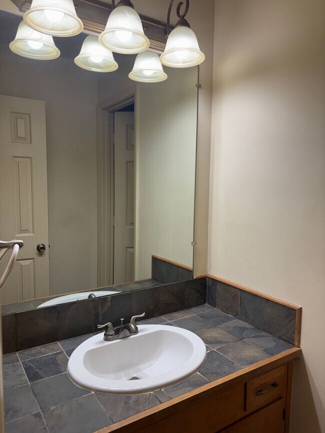 Building Photo - 3405 Maple Creek Ln