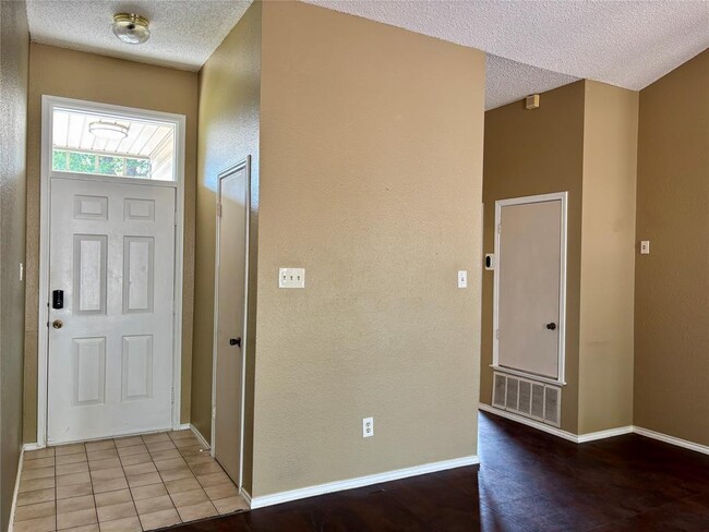 Building Photo - 2139 Cervin Blvd