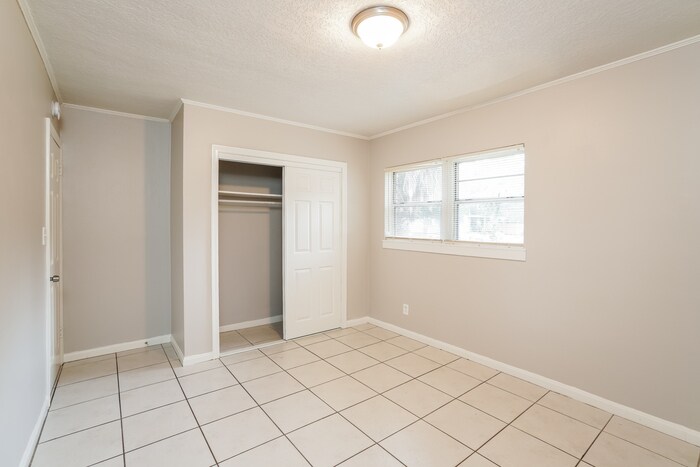 Building Photo - 6049 Cedar Hills Blvd