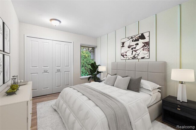 Building Photo - 1476 Oakbrook E Dr