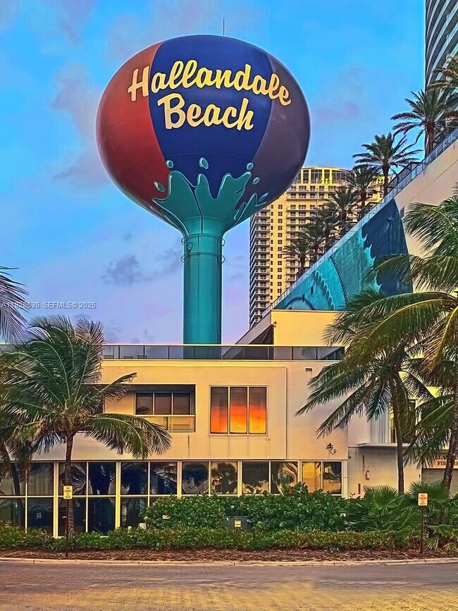 Building Photo - 1833 S Ocean Dr